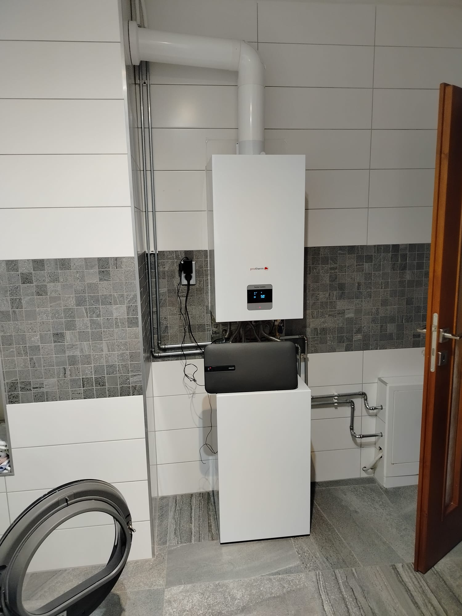 Zavesený kondenzačný kotol Protherm s odvodom spalín